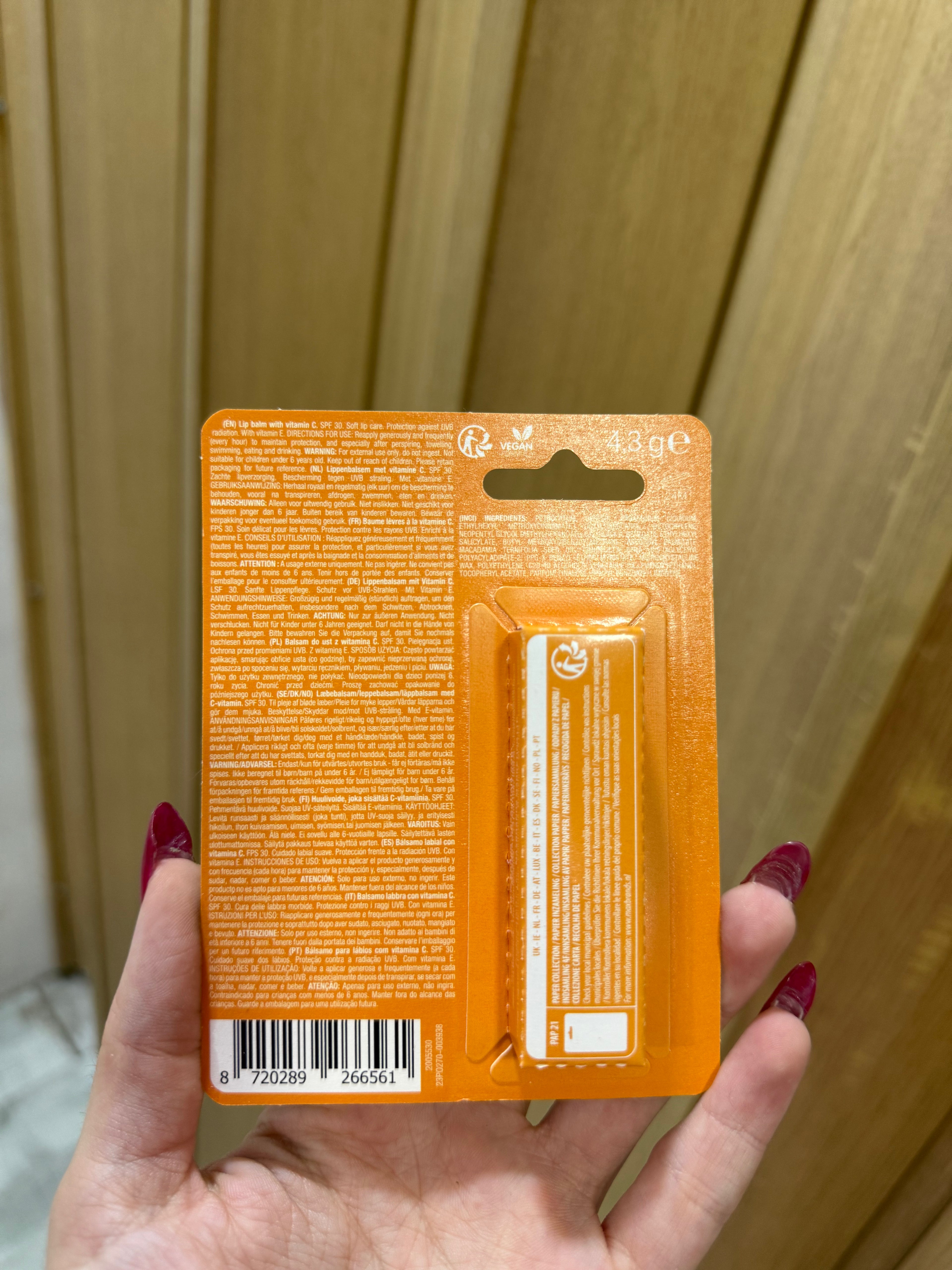 Bálsamo labial con protector solar y vitamina C